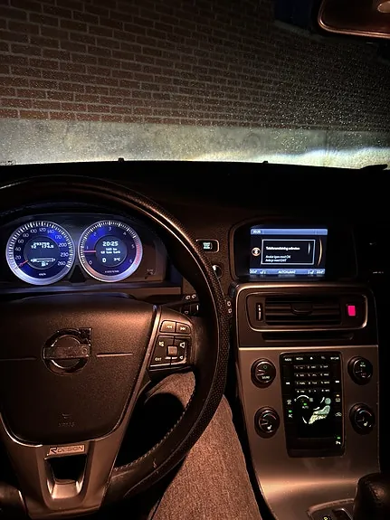 Volvo V60 2011 photo 2