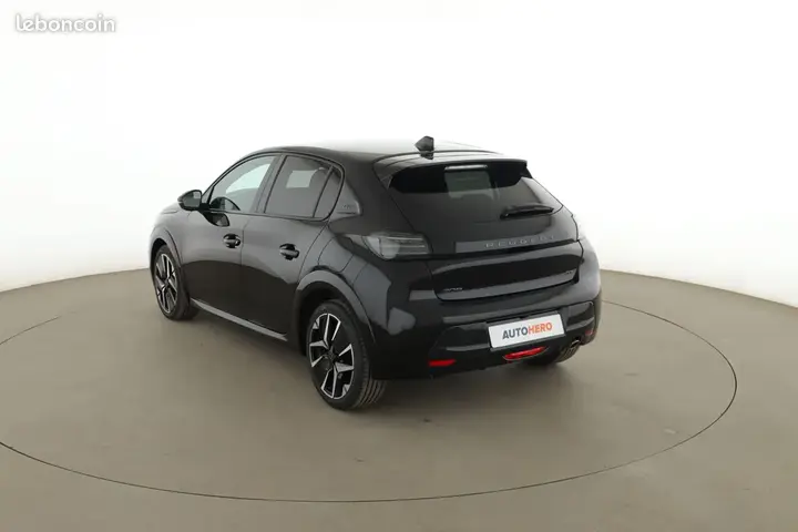 Peugeot 208 2024 photo 2