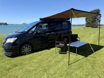 Nissan Serena 2011 photo 2