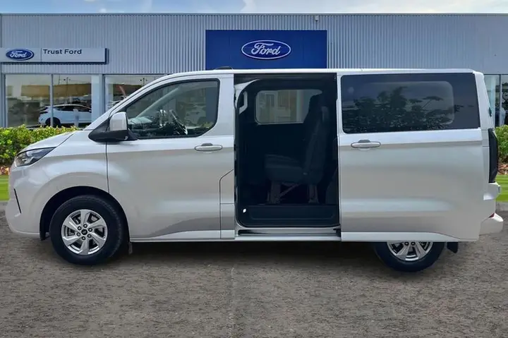 Ford Transit Custom 2025 photo 5