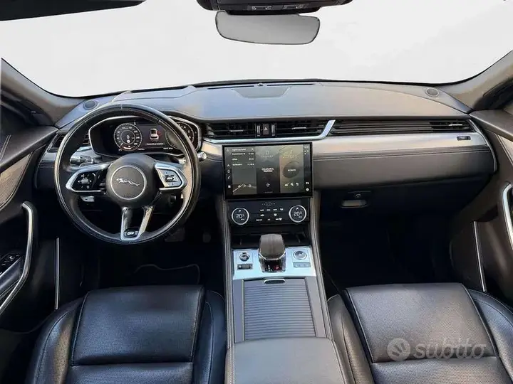 Jaguar F-Pace 2021 photo 4