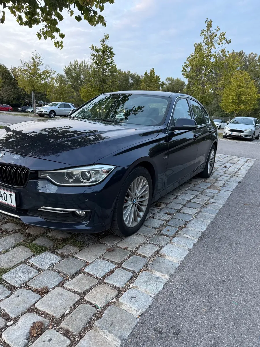 BMW 3 Series 2012 photo 3