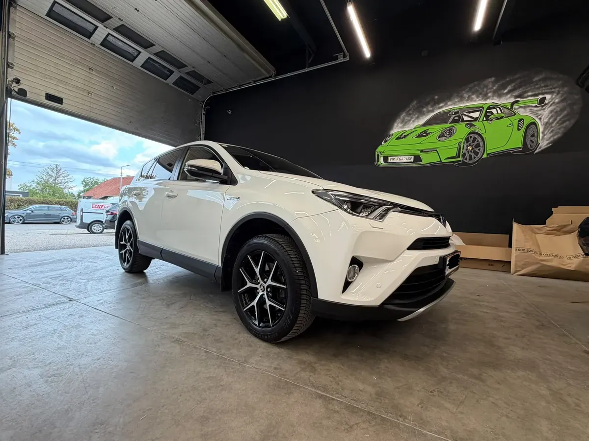 Toyota Rav4 2017 photo 3