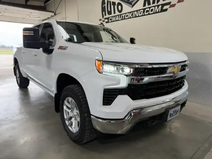 Chevrolet Silverado 1500 2025 photo 2