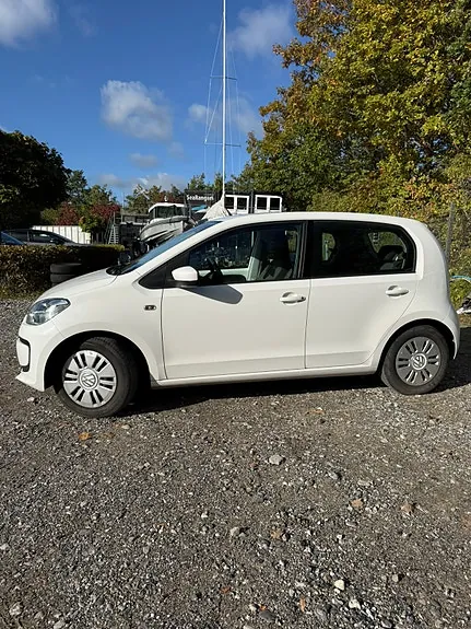 Volkswagen Up 2013 photo 3