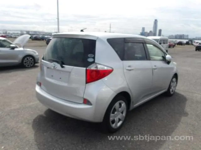 Toyota Ractis 2013 photo 4