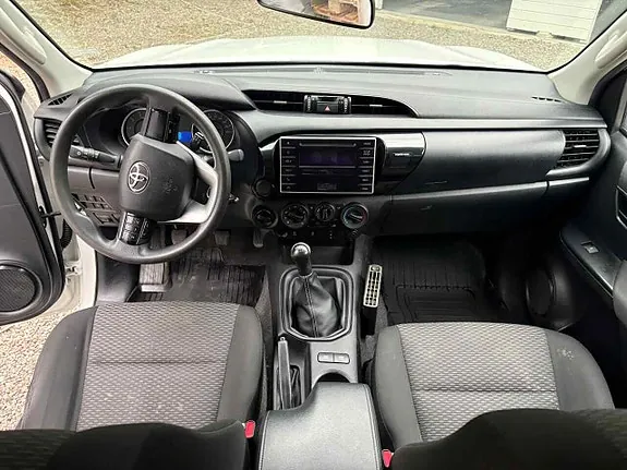 Toyota Hilux 2017 photo 3