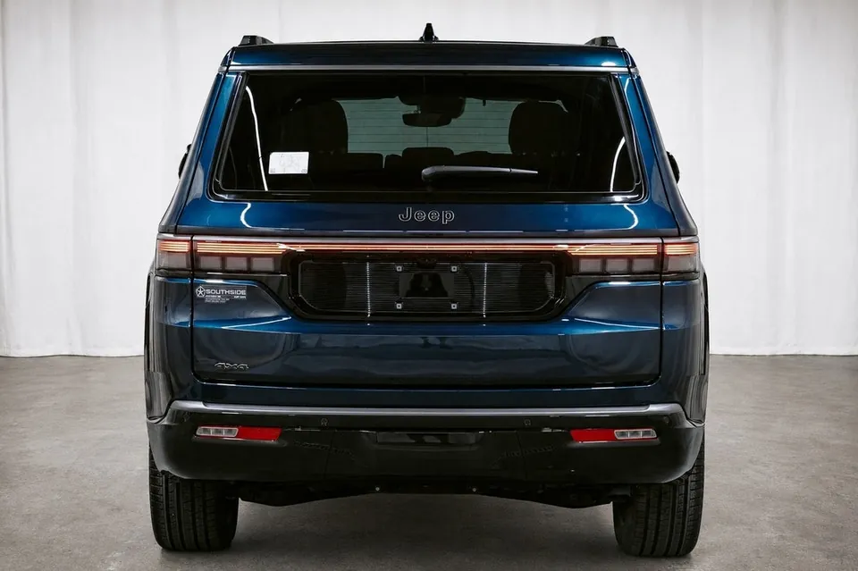 Jeep Grand Wagoneer 2026 photo 5