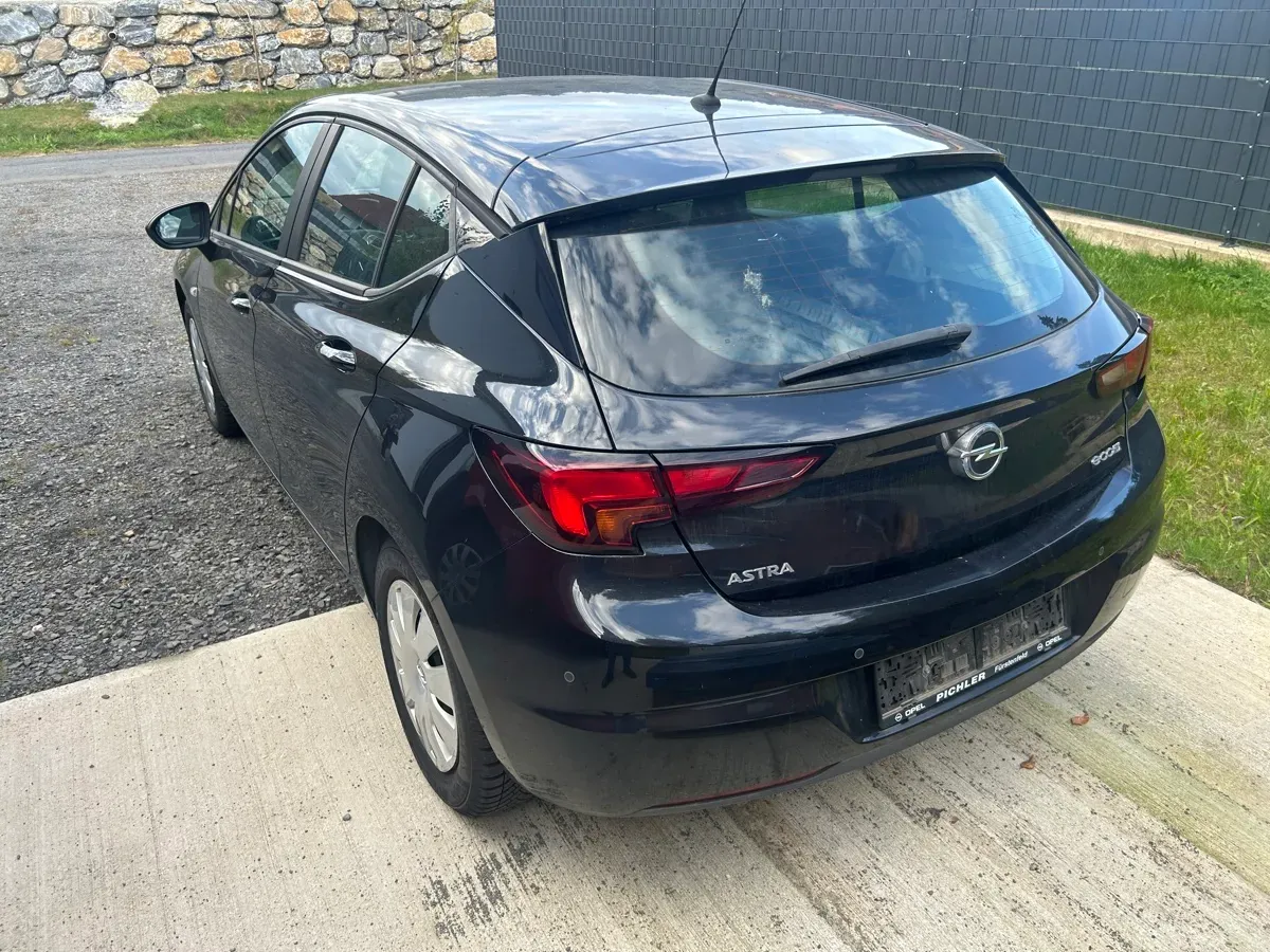 Opel Astra 2015 photo 3