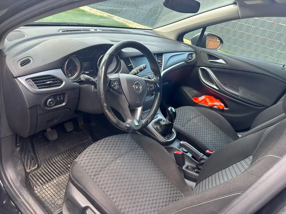 Opel Astra 2015 photo 2