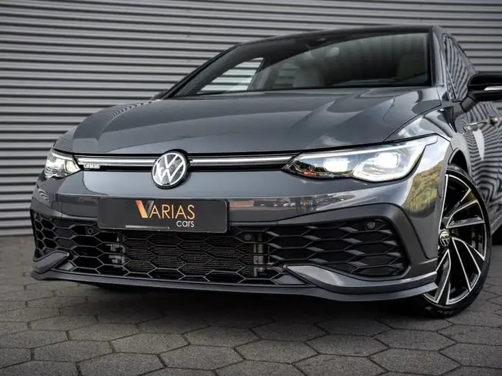 Volkswagen Golf 2023 photo 2
