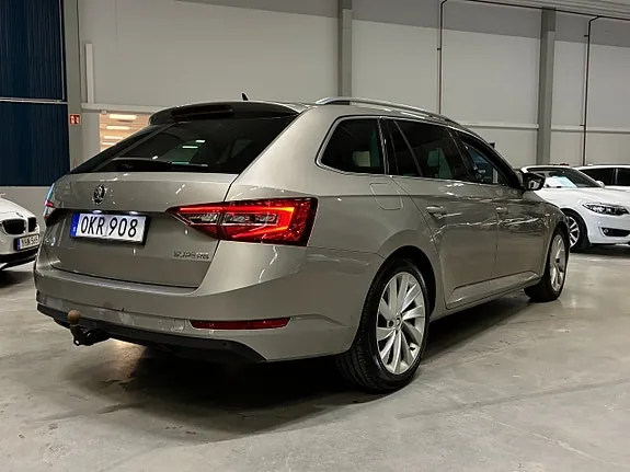Skoda Superb 2017 photo 3
