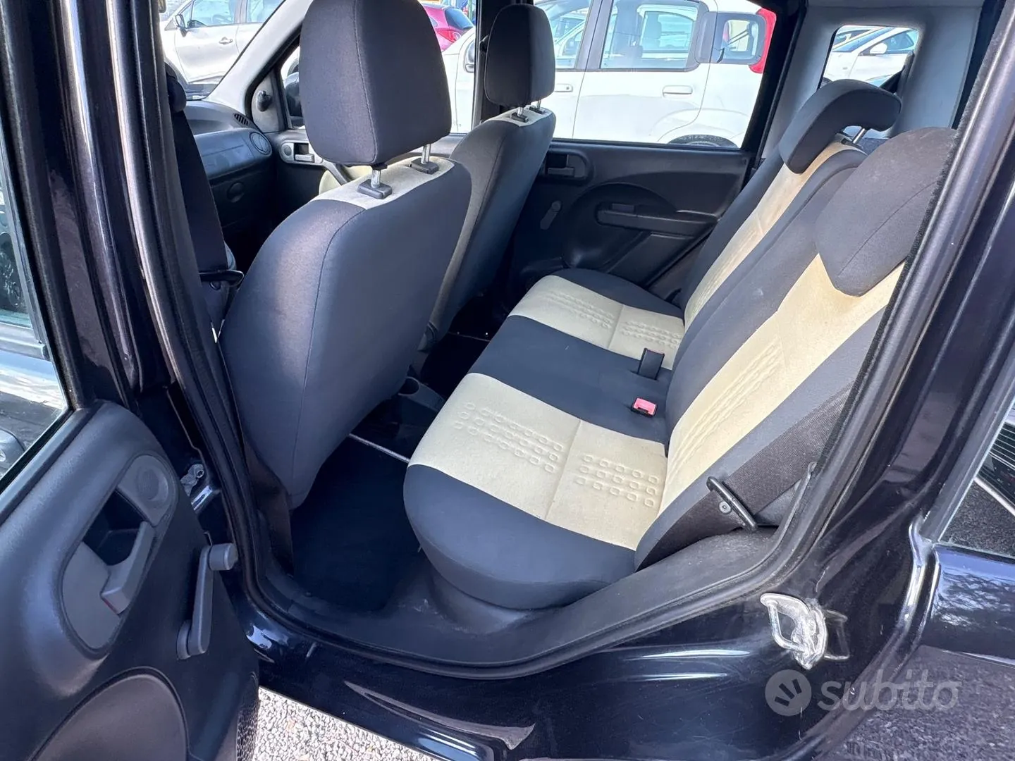 Fiat Panda 2011 photo 4