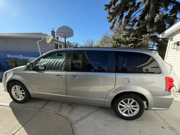 Dodge Grand Caravan 2017 photo 2