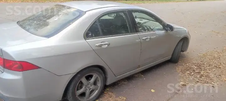 Honda Accord 2004 photo 3