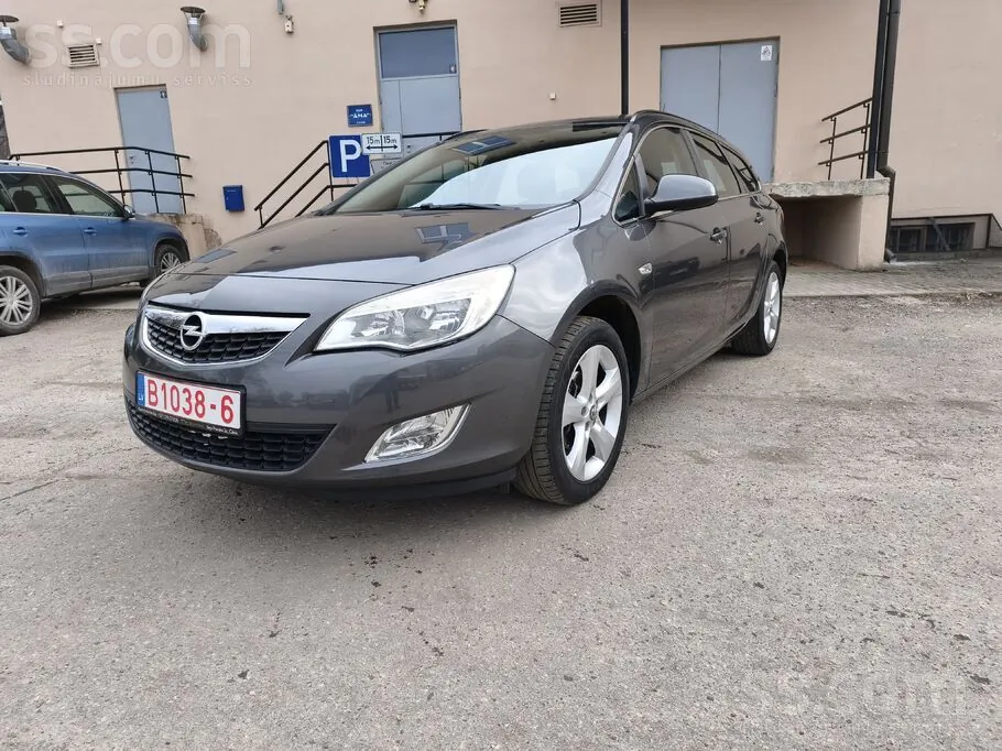 Opel Astra 2011 photo 3