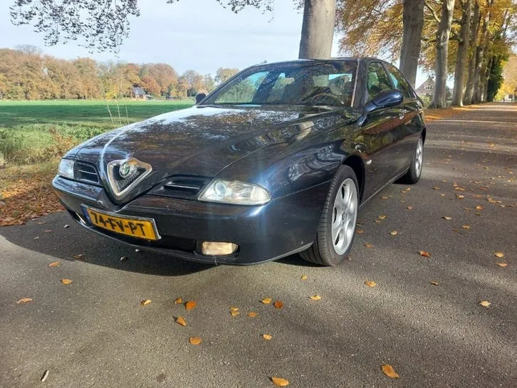 Alfa Romeo 166