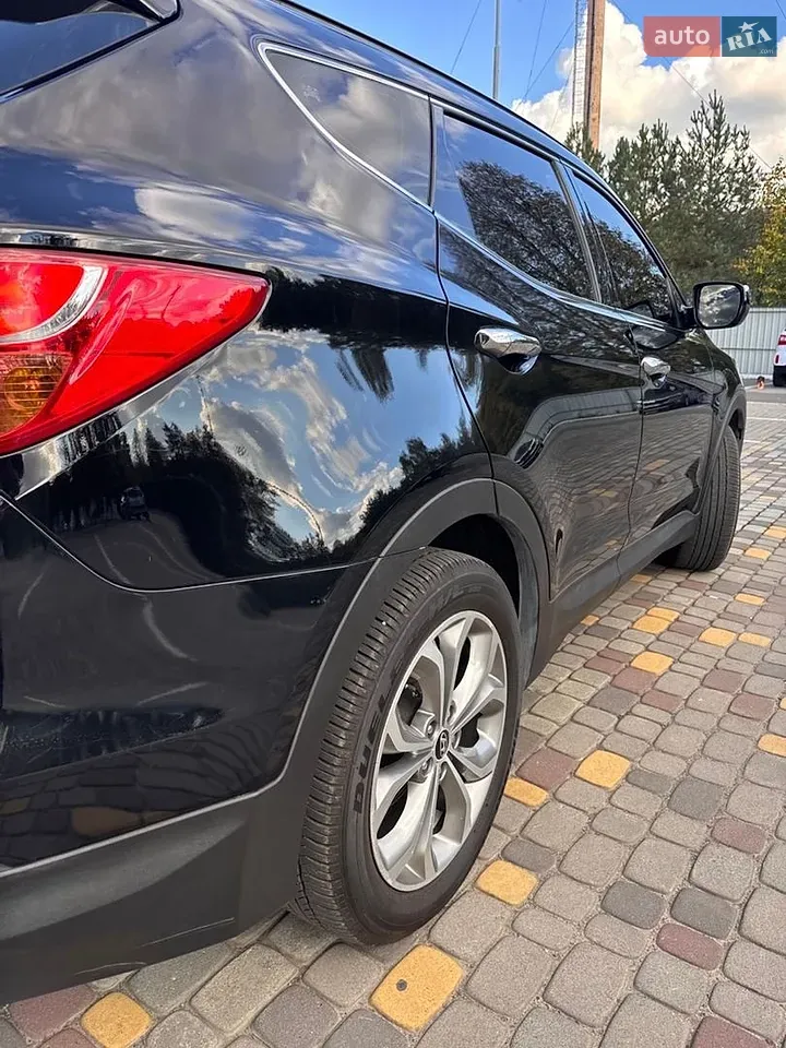 Hyundai Santa Fe 2013 photo 3