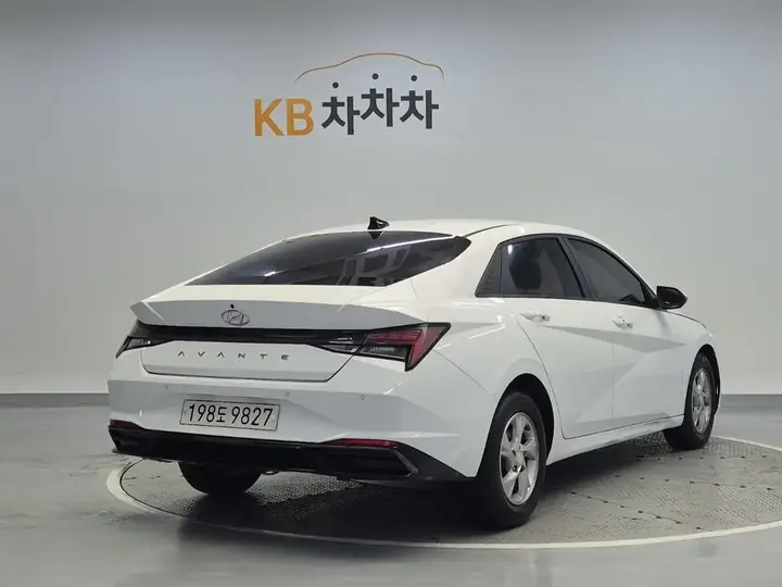 Hyundai Avante 2022 photo 3