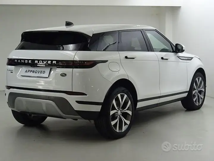 Land Rover Evoque 2022 photo 2