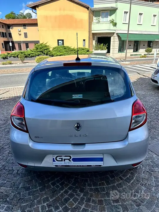Renault Clio 2011 photo 5