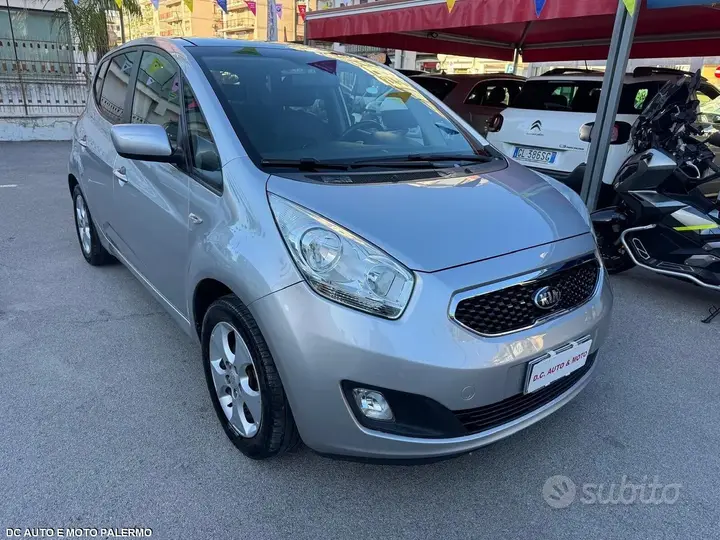 Kia Venga 2013 photo 3
