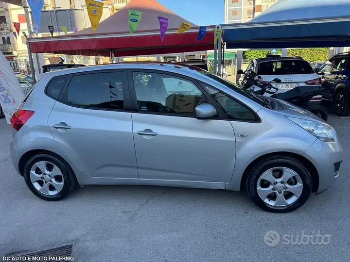 Kia Venga 2013 photo 5