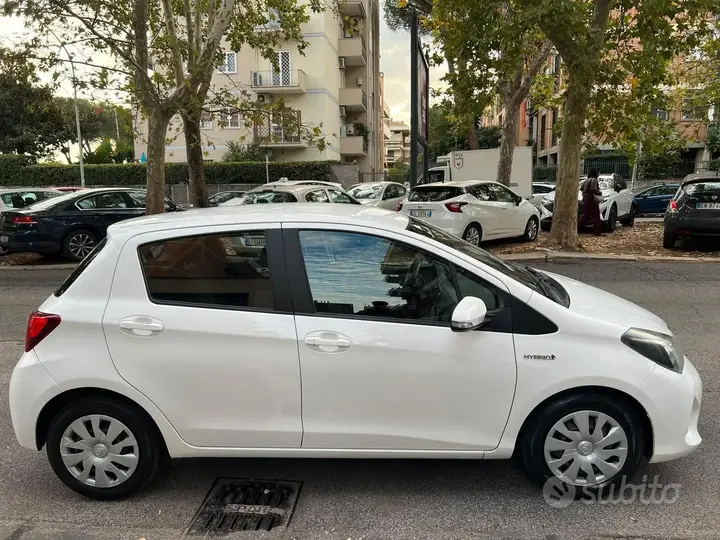 Toyota Yaris 2017 photo 5