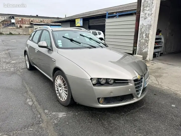 Alfa Romeo 159
