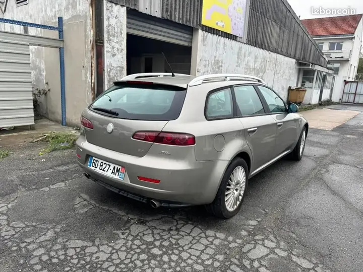 Alfa Romeo 159 2007 photo 4