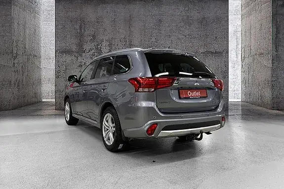 Mitsubishi Outlander 2018 photo 2