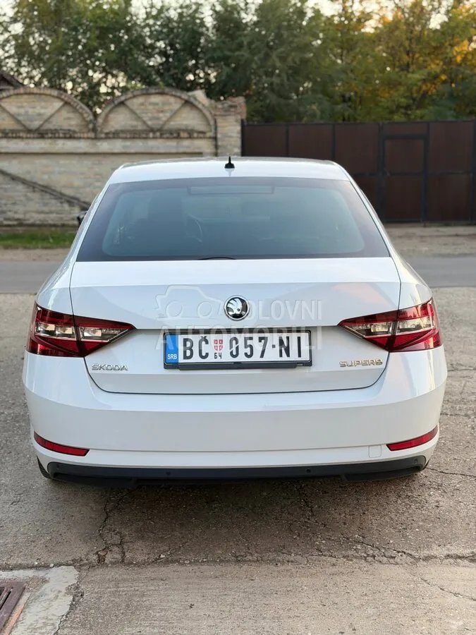 Skoda Superb 2015 photo 5