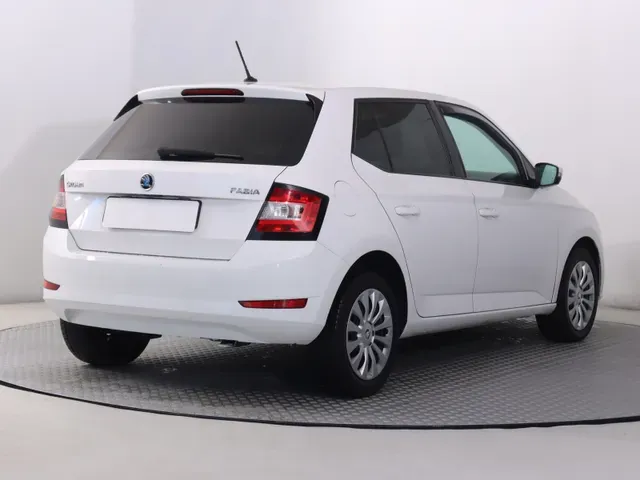 Skoda Fabia 2019 photo 4