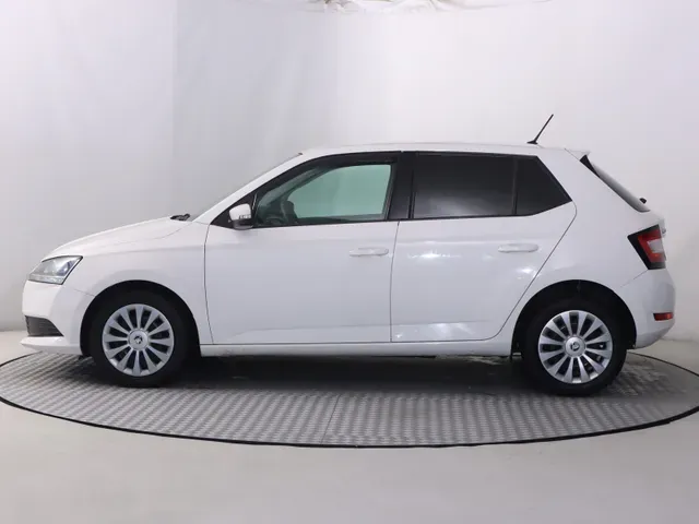 Skoda Fabia 2019 photo 2