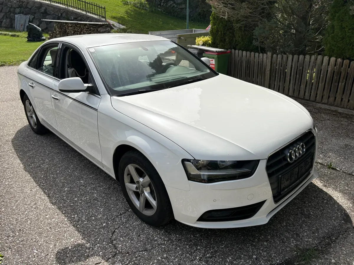 Audi A4 2013 photo 2