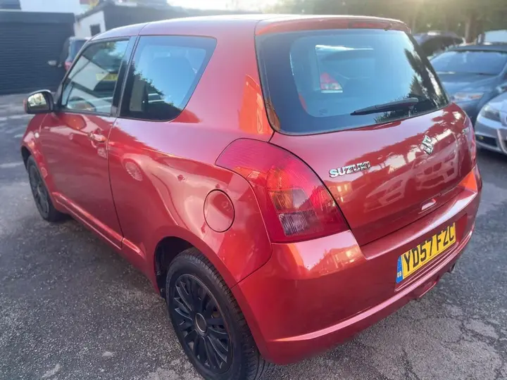 Suzuki Swift 2007 photo 5