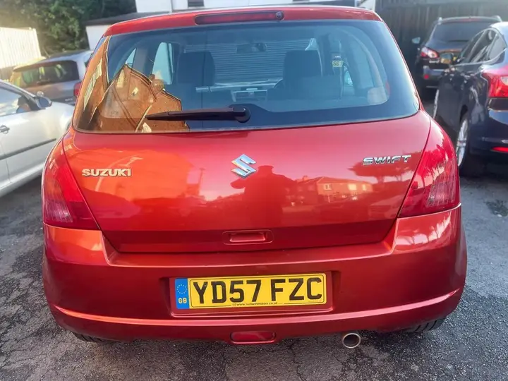 Suzuki Swift 2007 photo 4