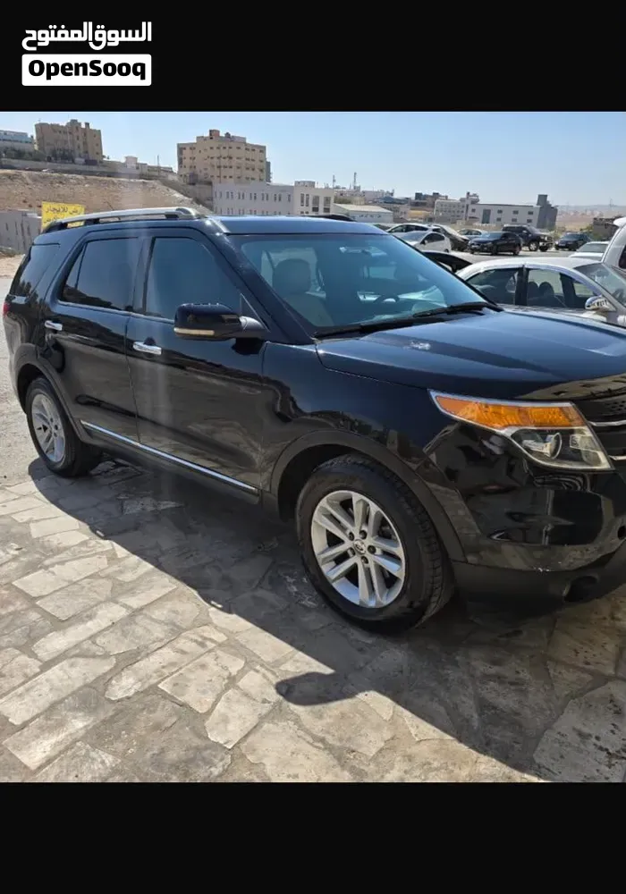 Ford Explorer 2011 photo 2