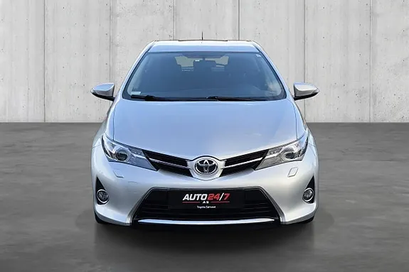 Toyota Auris 2013 photo 4