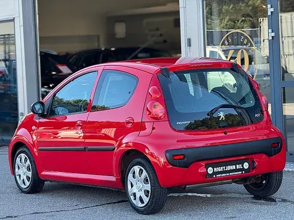 Peugeot 107 2010 photo 5