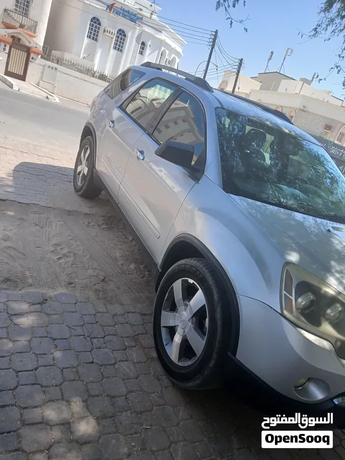 GMC Acadia 2010 photo 3