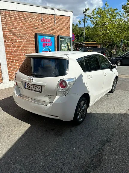 Toyota Verso 2011 photo 3