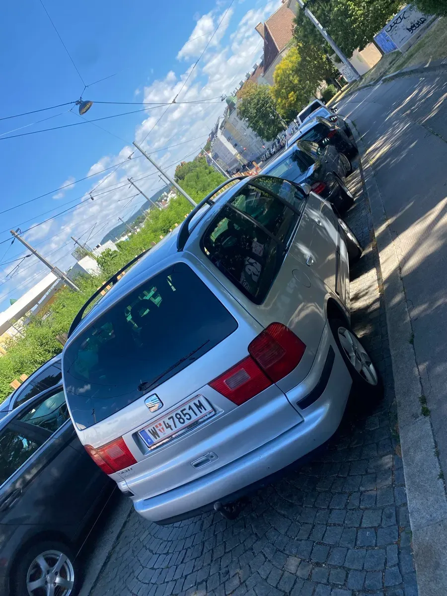 Seat Alhambra 2004 photo 3