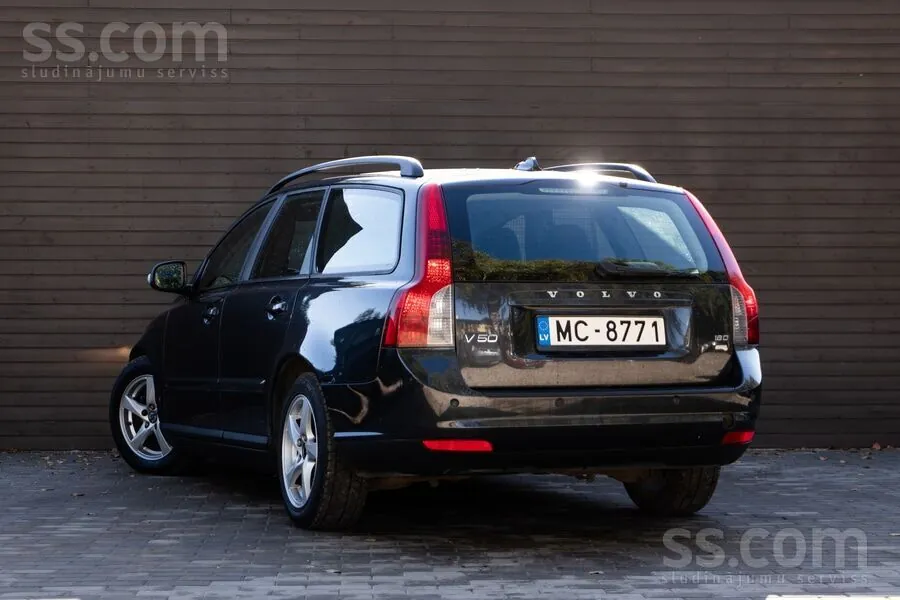 Volvo V50 2010 photo 4