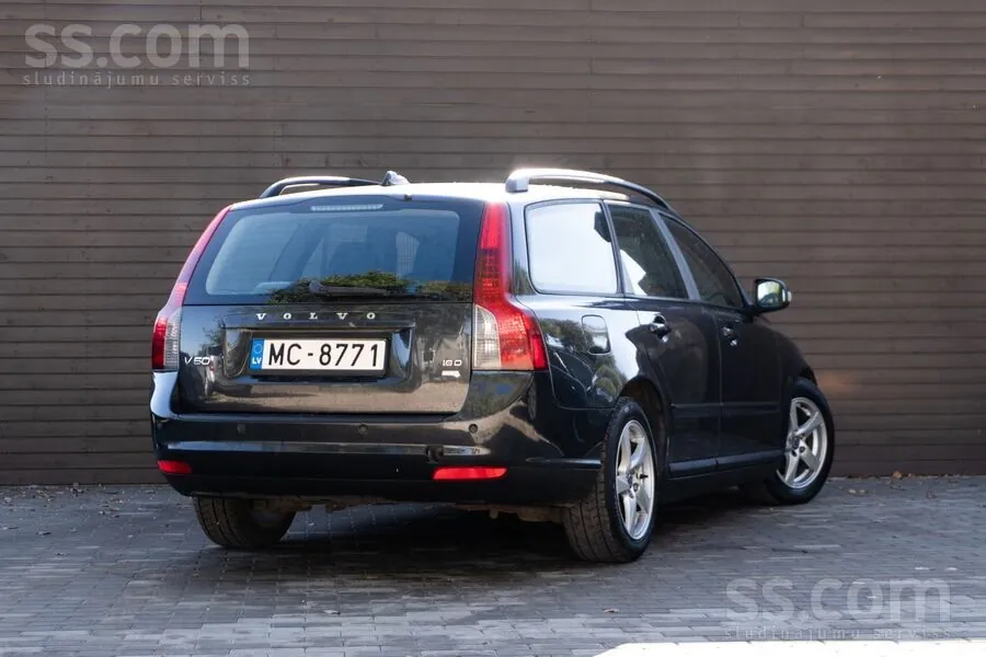 Volvo V50 2010 photo 3