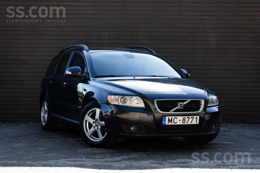 Volvo V50 2010 photo 2