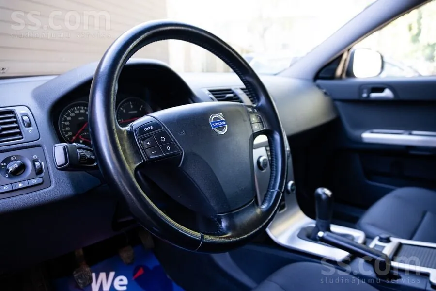 Volvo V50 2010 photo 5