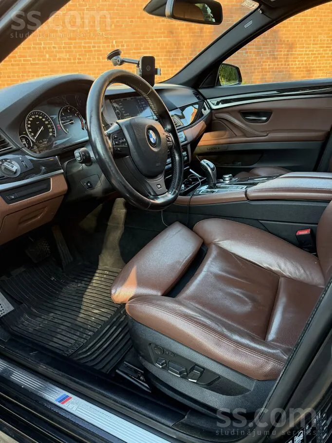 BMW 530 2011 photo 4
