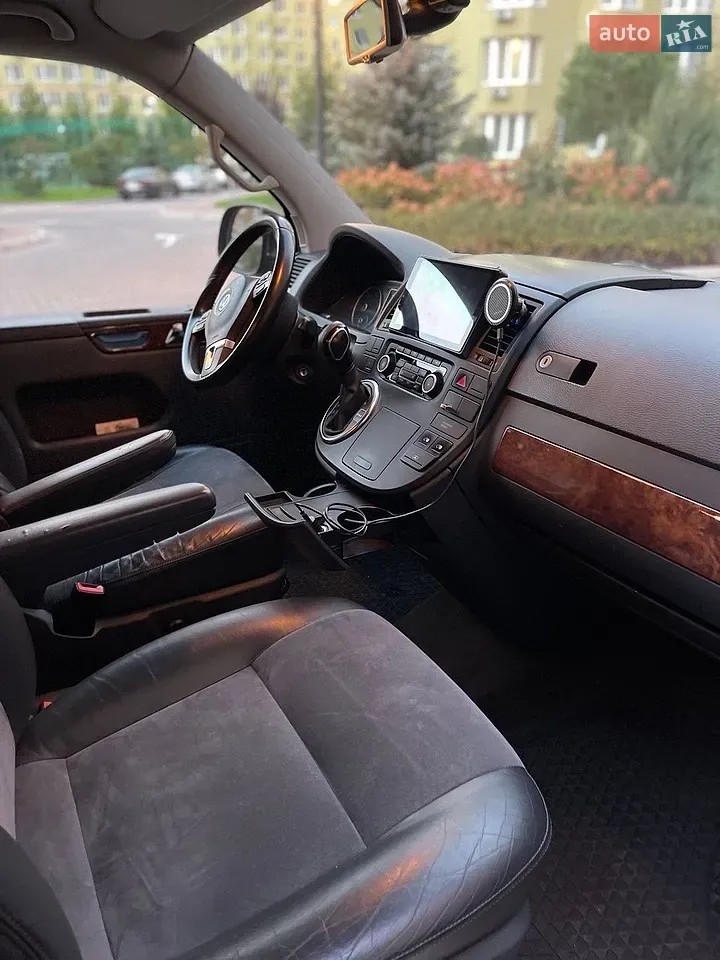 Volkswagen Multivan 2011 photo 4