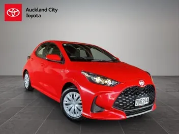 Toyota Yaris 2024 photo 2